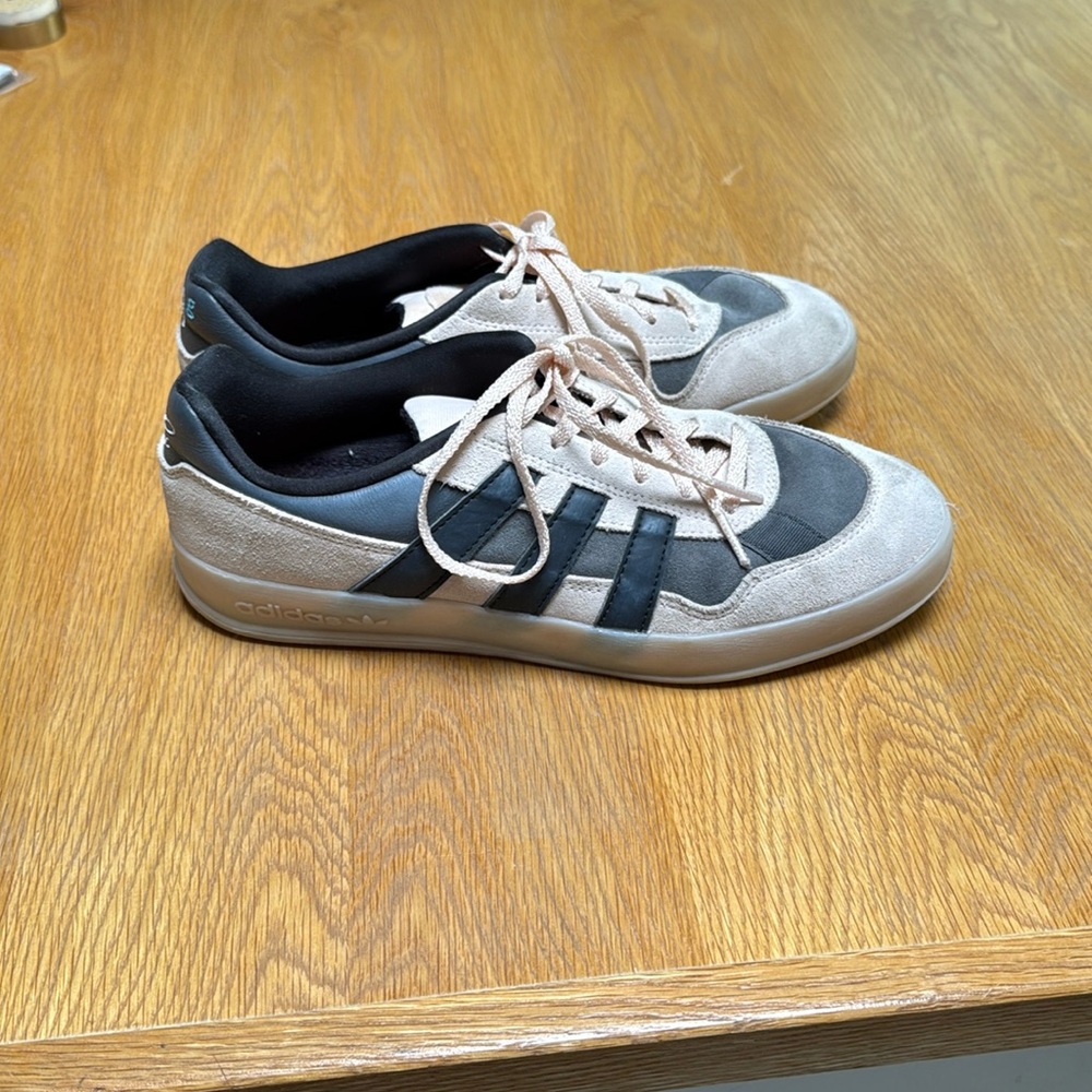 Adidas sambas